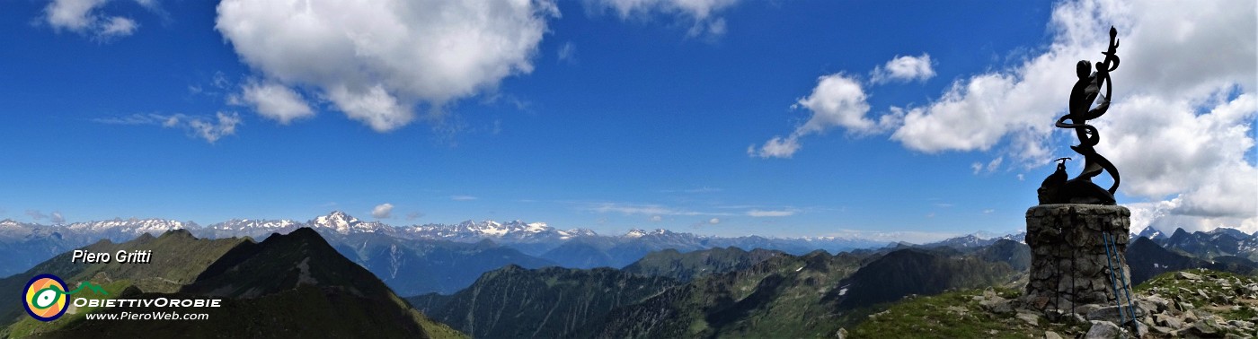 75 Panoramica da Cima Cadelle verso la Valtellina e le Alpi Retiche.jpg